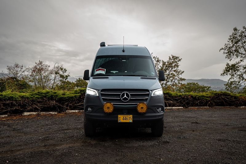 Picture 2/17 of a 2021 Pleasure-Way Rekon 4×4 for sale in Hood River, Oregon