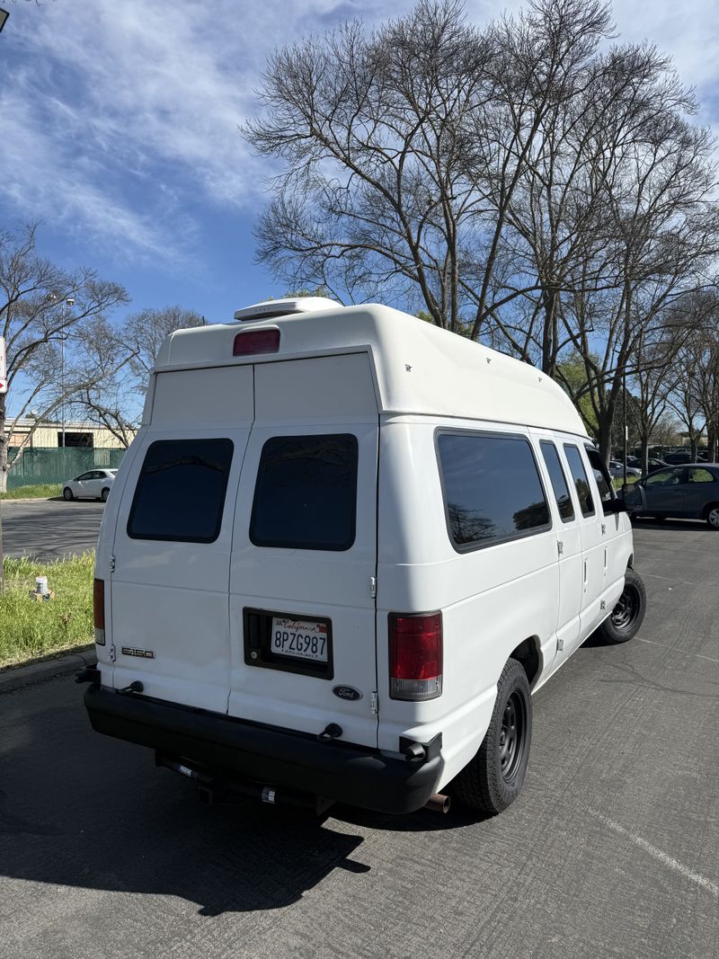 Picture 4/23 of a 2006 Ford E-150 campervan for sale in Los Angeles, California