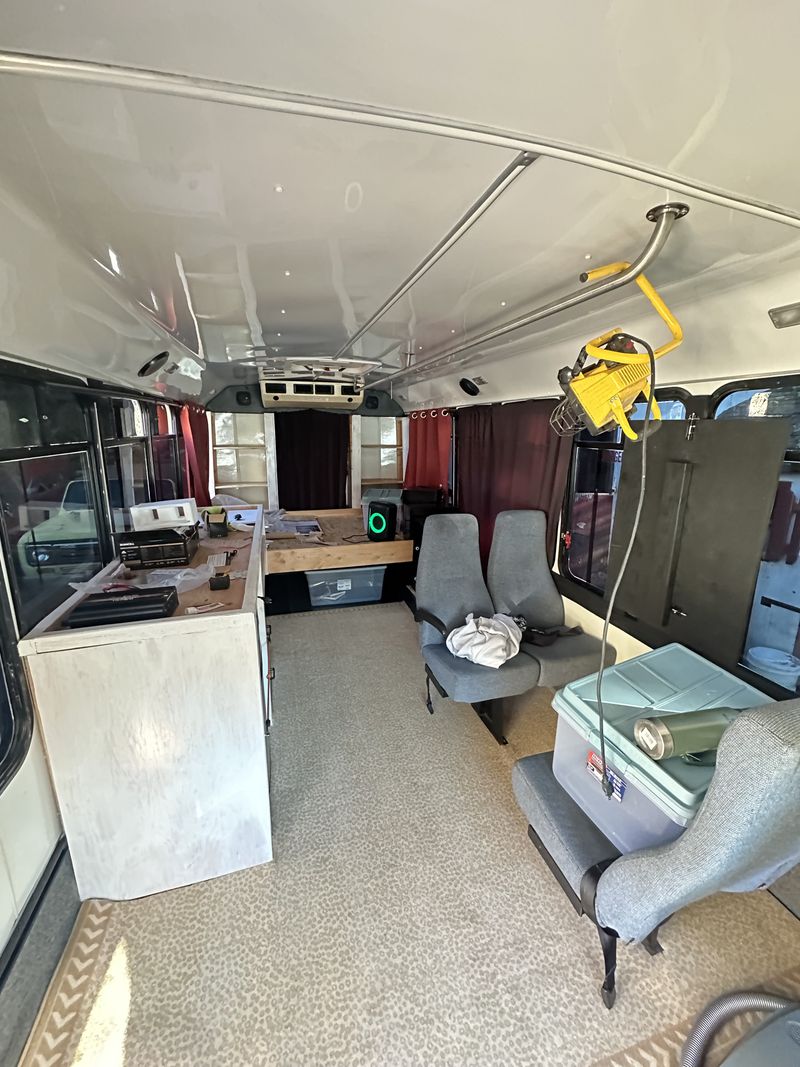 Picture 5/8 of a Mini bus Ford e-450 for sale in Ashland, Oregon