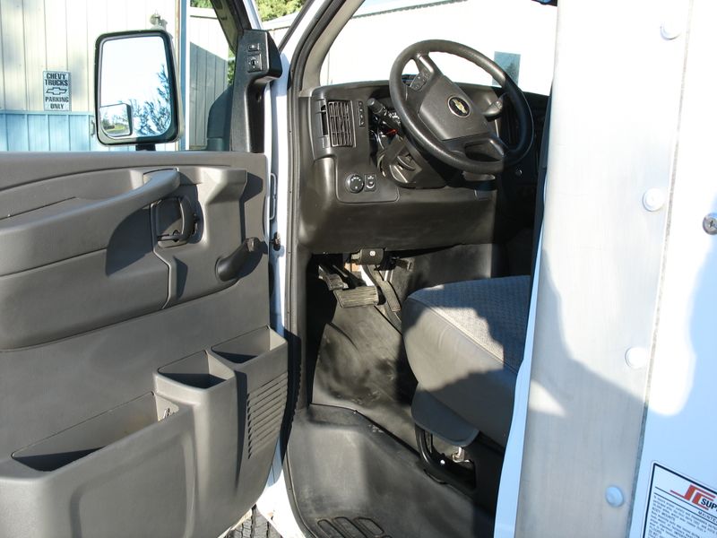 Picture 6/21 of a 2014 van conversion for sale in Harrodsburg, Kentucky