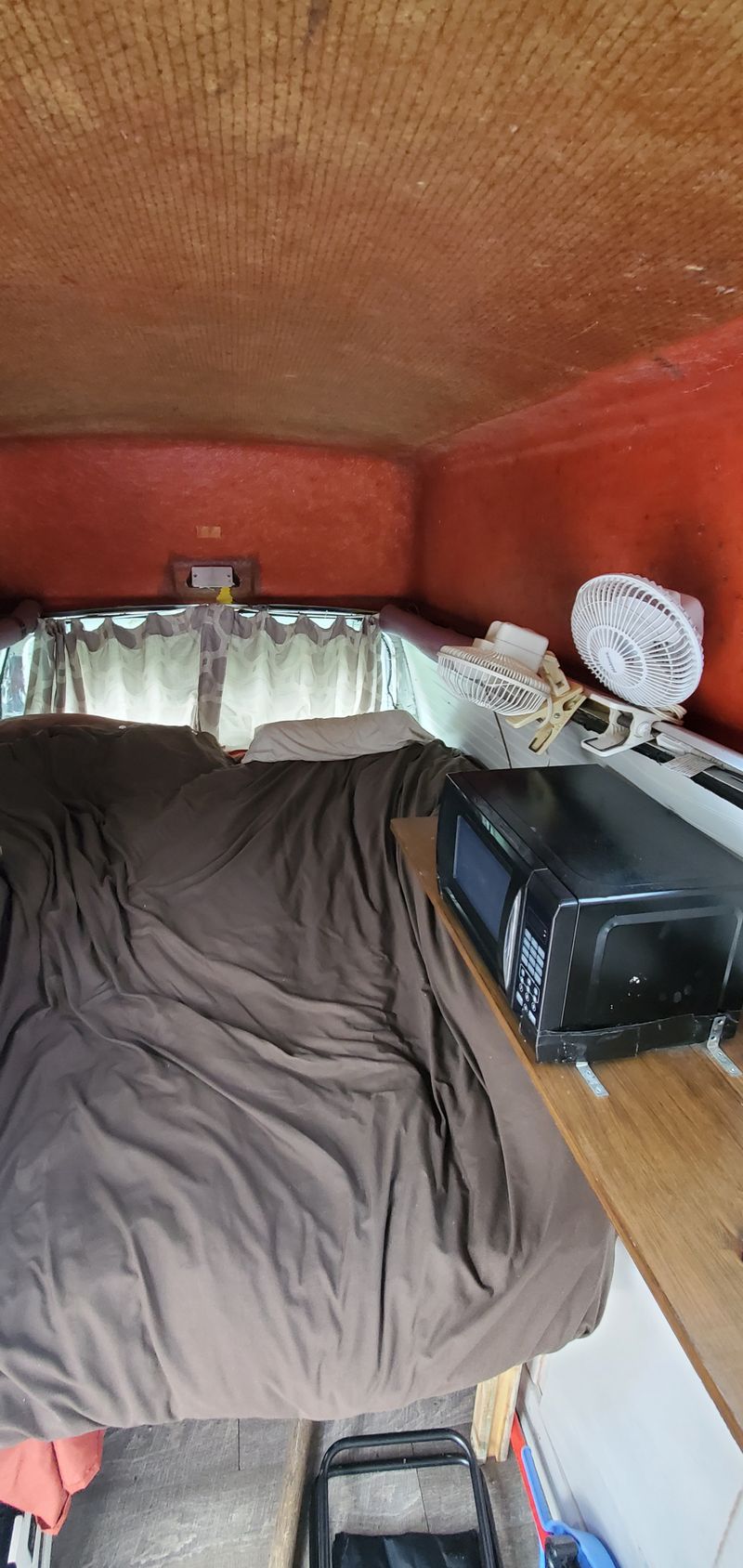 Picture 2/10 of a 2001 E250 econline high top for sale in Utica, Michigan