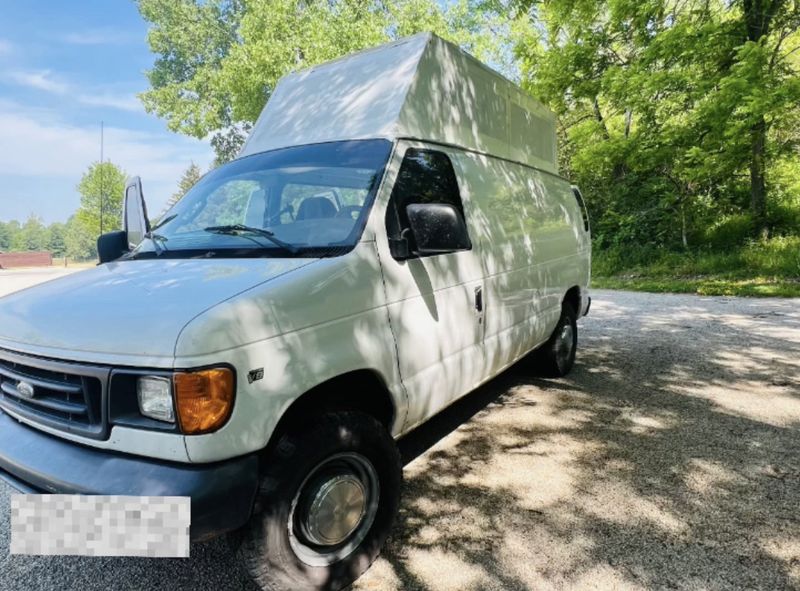 Picture 2/20 of a 2006 Ford E-250 with Extended Roof for sale in Iowa City, Iowa