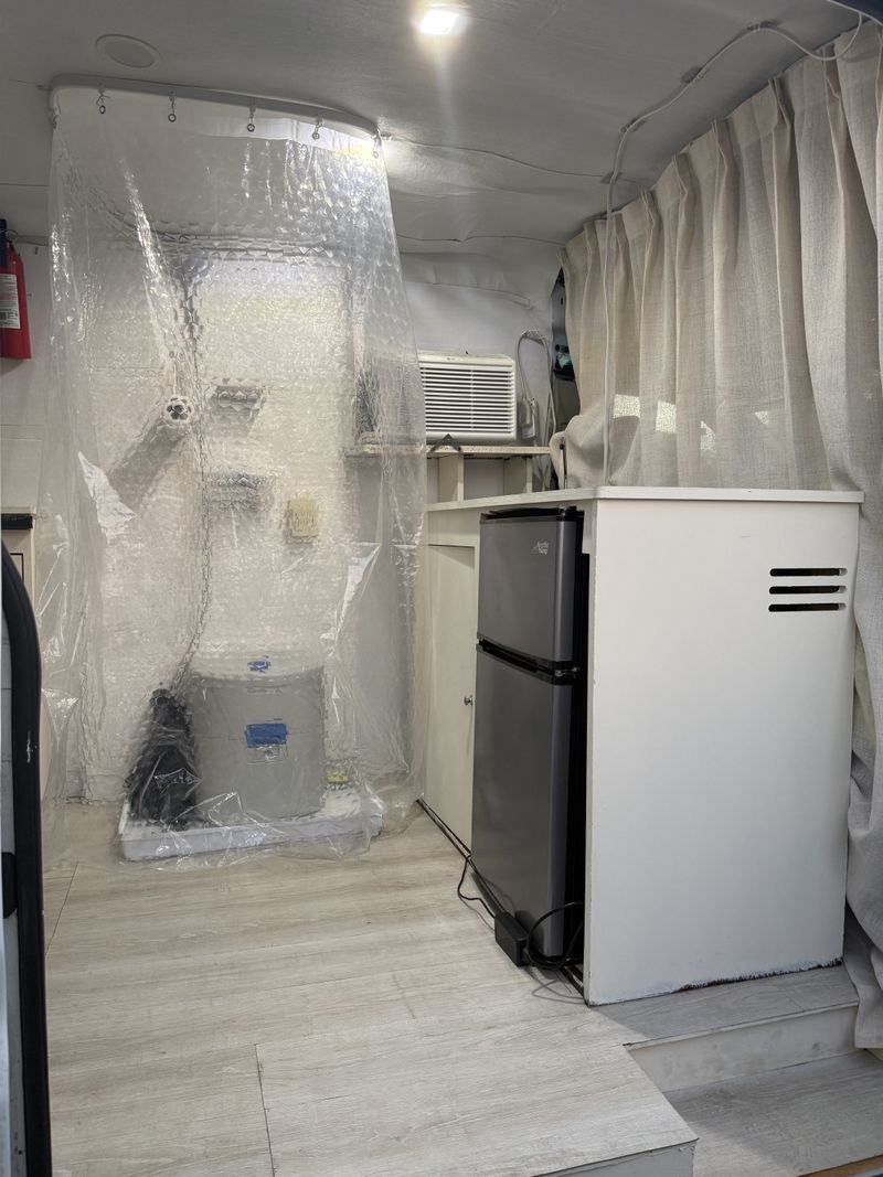 Picture 4/20 of a 2022 Ford Transit 250 AWD 640w Solar for sale in Port Saint Lucie, Florida