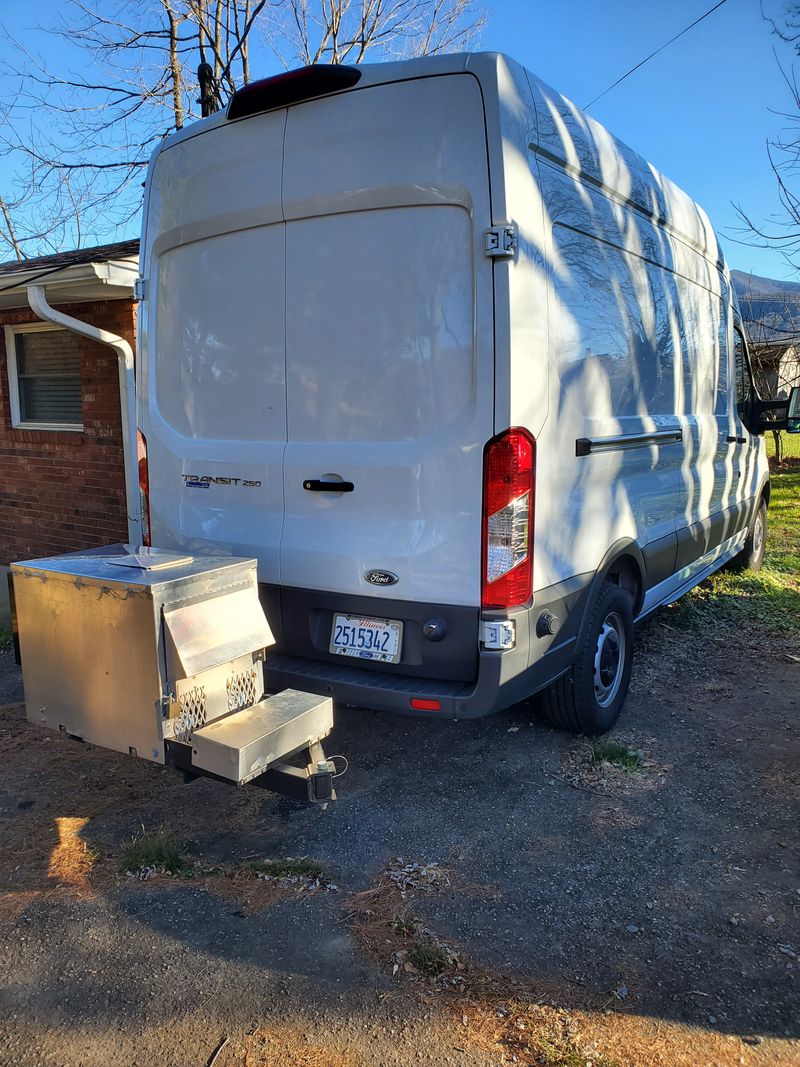 Picture 4/15 of a 2018 Ford Transit 250 High Roof Medium Length Full Sleeper for sale in Asheville, North Carolina