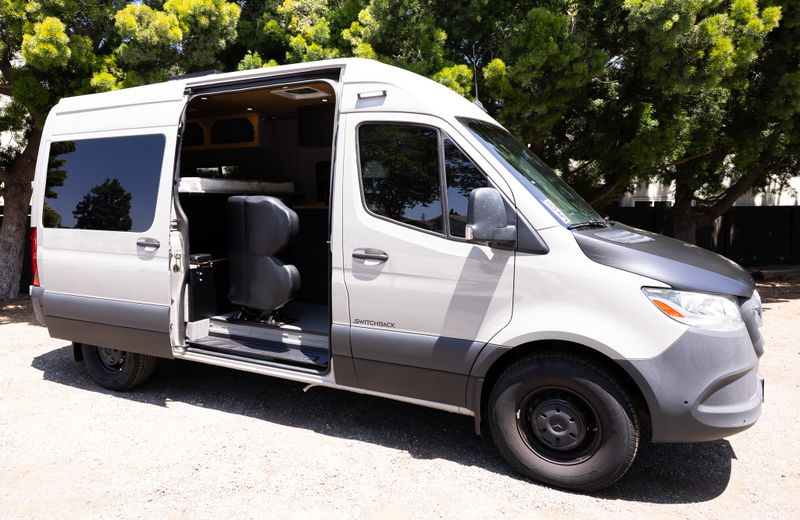 Picture 3/16 of a 2022 Vanworks Switchback 2D RWD Sprinter for sale in Huntington Beach, California