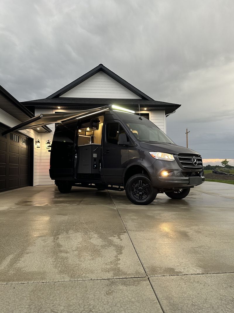 Picture 1/19 of a 2022 Thor Sanctuary 19L 4x4 (Sprinter Van) for sale in Billings, Montana