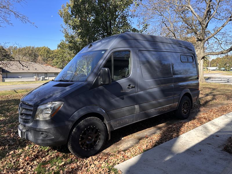 Picture 2/11 of a 2500 144 mercedes sprinter for sale in Saint Louis, Missouri