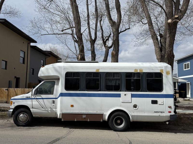 Picture 1/15 of a 2000 E450 Shuttle bus - mostly complete for sale in Buena Vista, Colorado