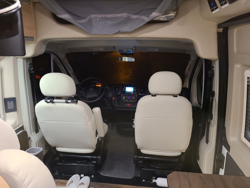 Picture 5/16 of a 2019 Hymer Aktiv 2.0 Loft for sale in San Jose, California