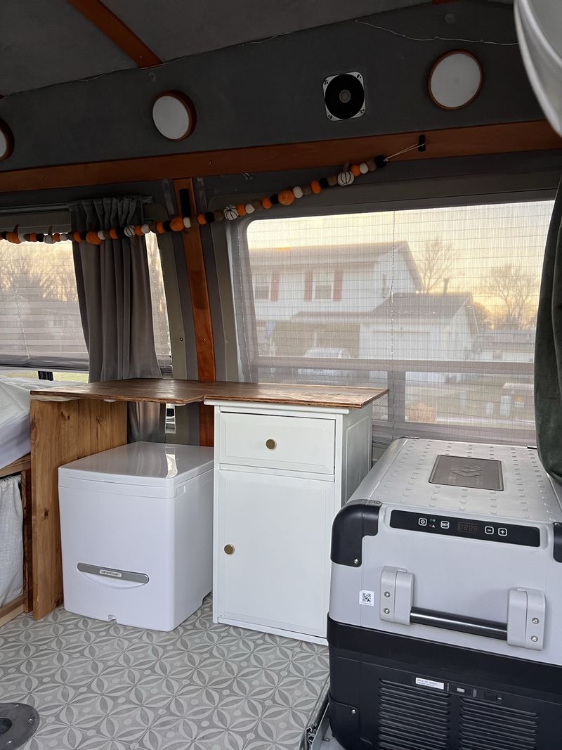 Picture 5/10 of a 1991 GMC Vandura 2500 Starcraft Camper Van for sale in Gambrills, Maryland