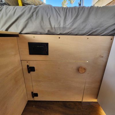 Picture 10/19 of a 🚐 2009 Ford Econoline E-250 Fully Off Grid for sale in Long Beach, California