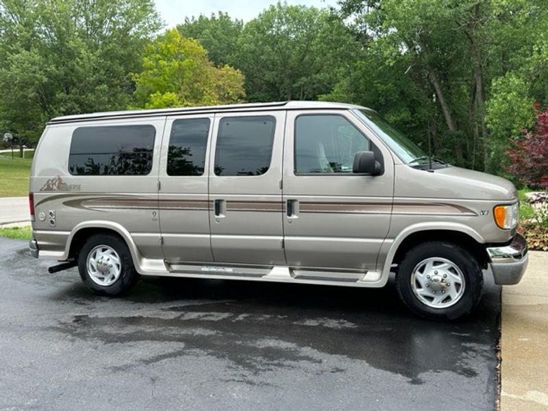 Picture 4/15 of a 2002 Pleasureway Traverse for sale in Burlington, Wisconsin