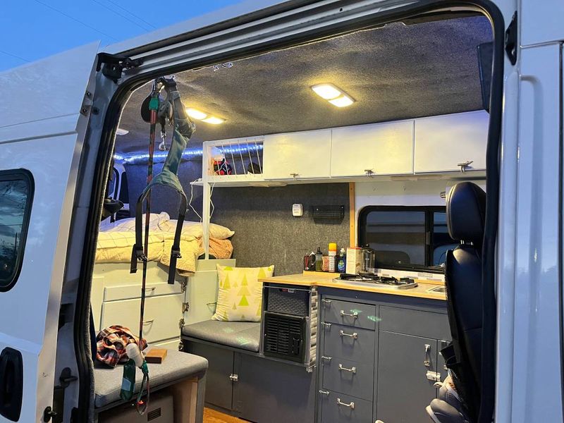 Picture 2/10 of a Ultimate Adventure Van! for sale in Portland, Oregon