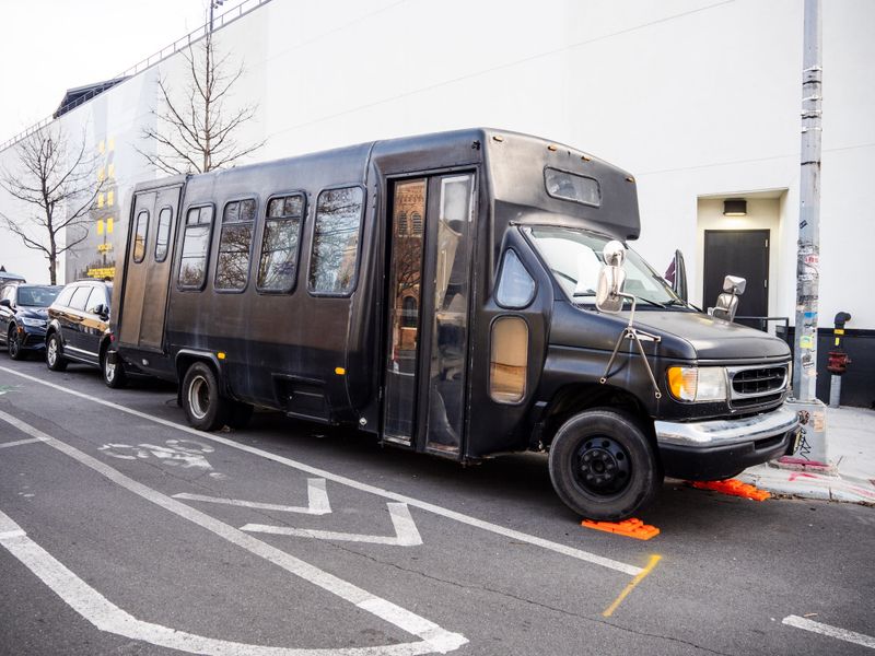 Picture 5/23 of a STUDIO APARTMENT on wheels! Form+function, low orig miles  for sale in Brooklyn, New York