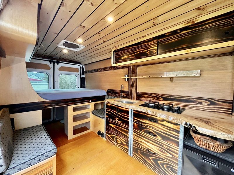 Picture 2/8 of a Dream Surf Van  for sale in Kilauea, Hawaii