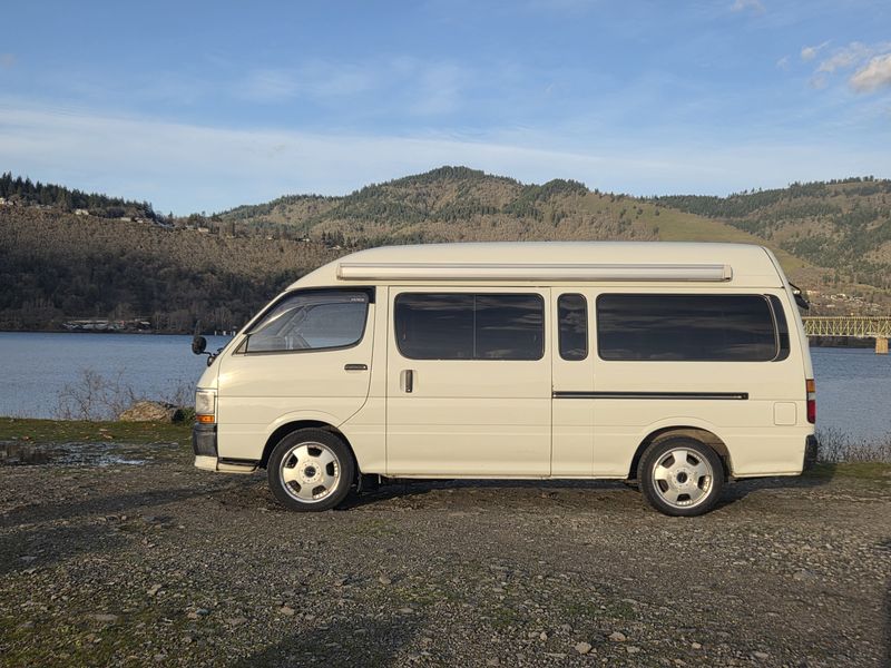 Picture 1/22 of a 1995 Toyota HiAce Camper Van for sale in Hood River, Oregon