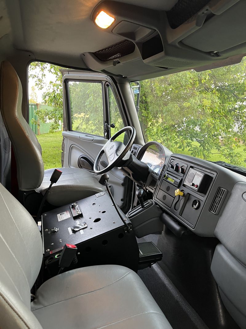 Picture 5/26 of a 2005 International Ultimate Camper for sale in Imlay City, Michigan