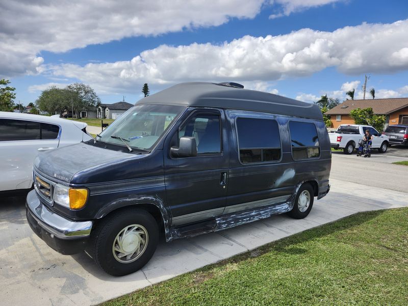 Picture 2/20 of a 2001 FORD E 150 XL WAGON for sale in Cape Coral, Florida