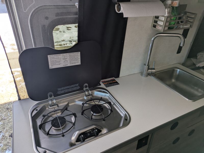 Picture 5/21 of a 2021 Winnebago Solis 59P for sale in Chicago, Illinois
