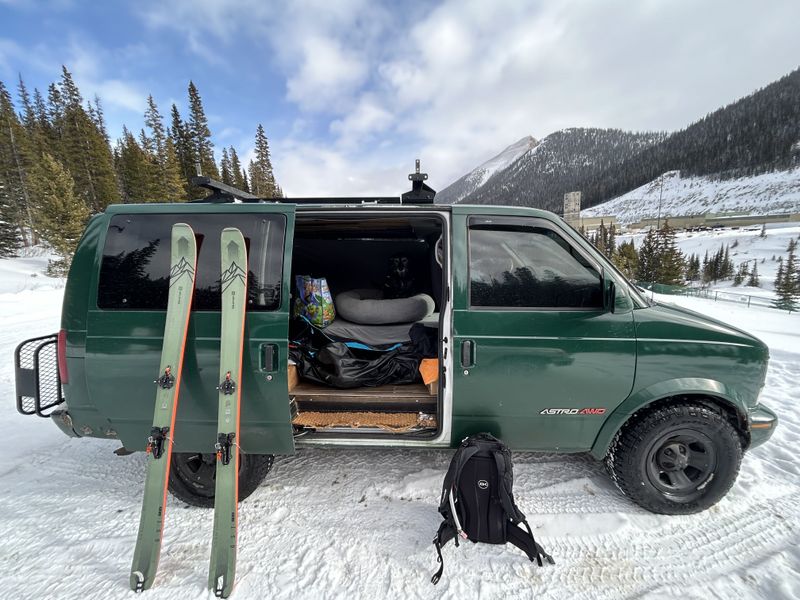 Picture 1/11 of a 2000 AWD Astro Van for sale in Morrison, Colorado