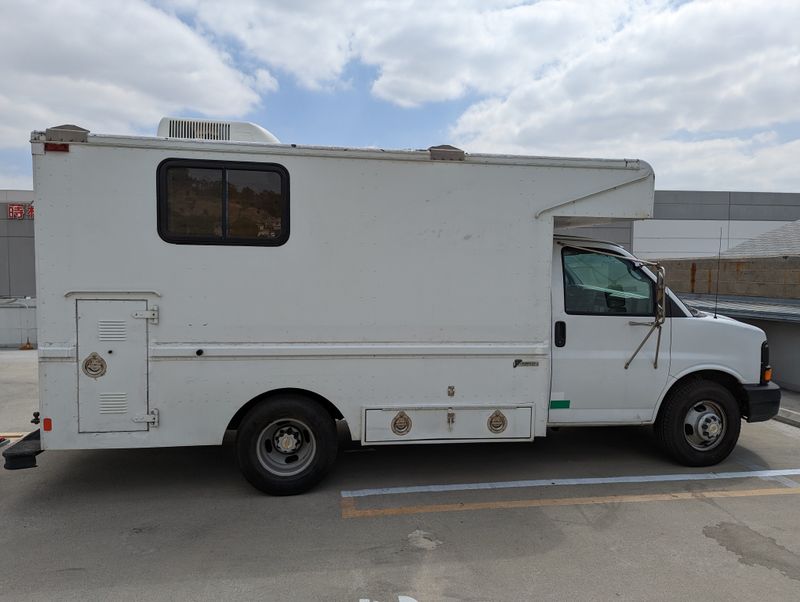 Picture 5/32 of a 2005 Chevy Express 3500 Box Truck for sale in Seattle, Washington