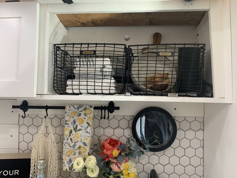 Picture 4/18 of a 2019 Ford Transit Farmhouse Campervan for sale in Austin, Texas