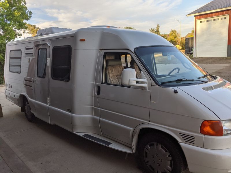 Picture 2/12 of a 2002 Volkswagen Rialta for sale in Westminster, Colorado