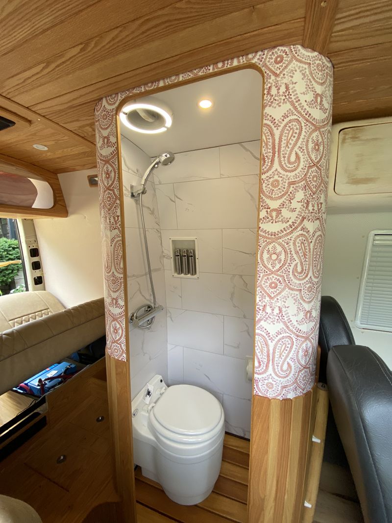 Picture 5/15 of a 2022 Custom 7-Seat Camper Van for sale in Staten Island, New York
