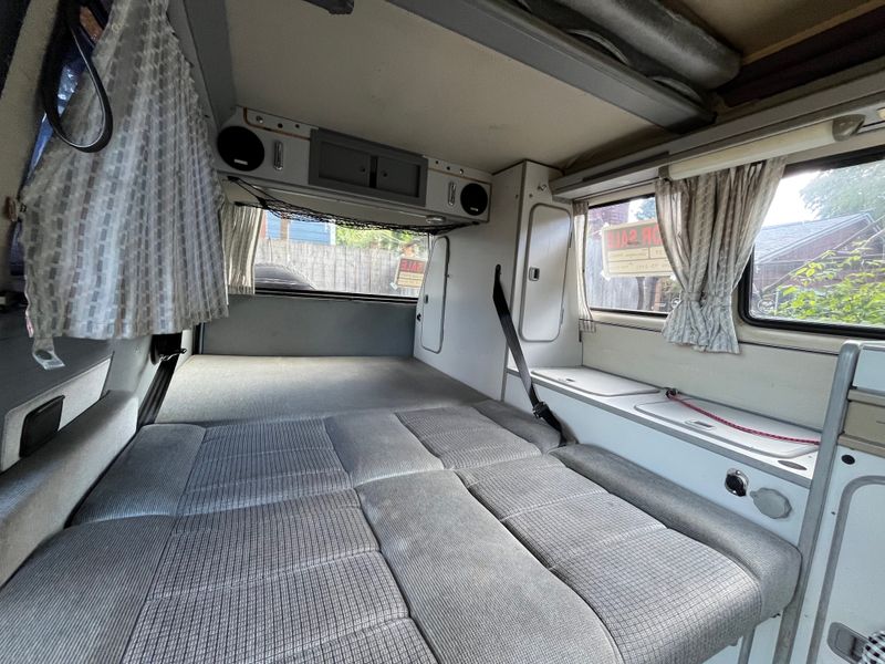 Picture 4/10 of a 1989 Westfalia Volkswagon Vanagon for sale in Seattle, Washington