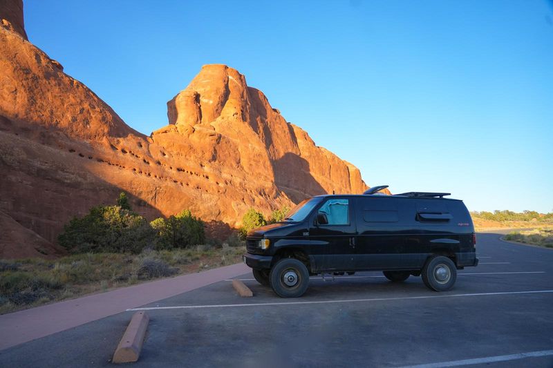 Picture 2/17 of a 4x4 Ford E-350 V8 1996 low mileage for sale in Los Angeles, California