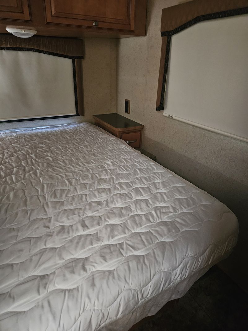 Picture 5/18 of a 2013 Winnebago Access for sale in Ocklawaha, Florida