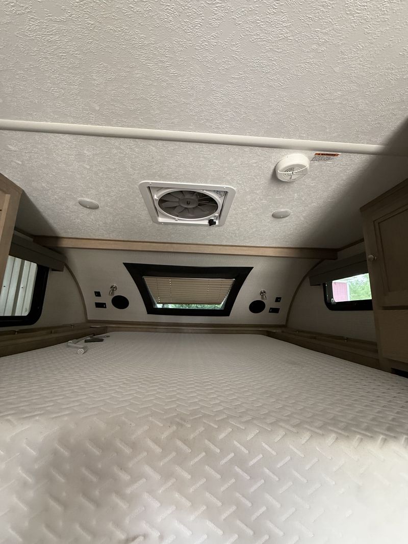 Picture 4/7 of a 2023 Palomino model 1806 hard side for sale in Spray, Oregon