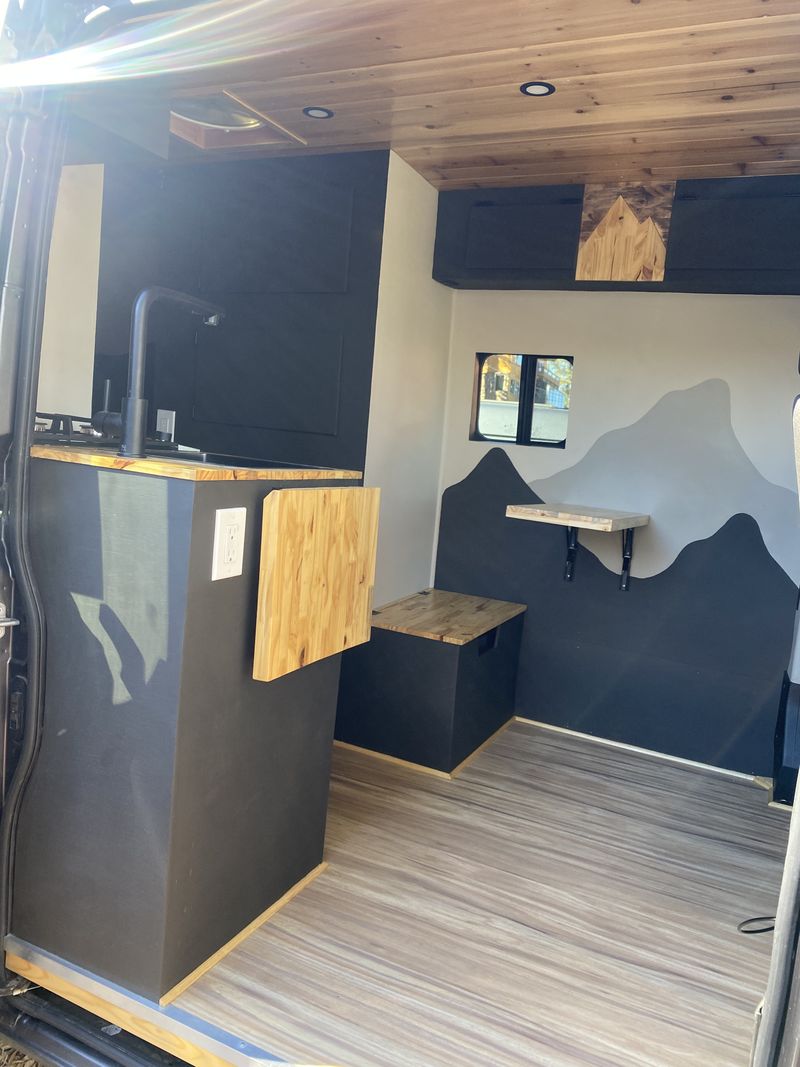 Picture 2/10 of a 2018 ram pro master 2500 for sale in Mammoth Lakes, California
