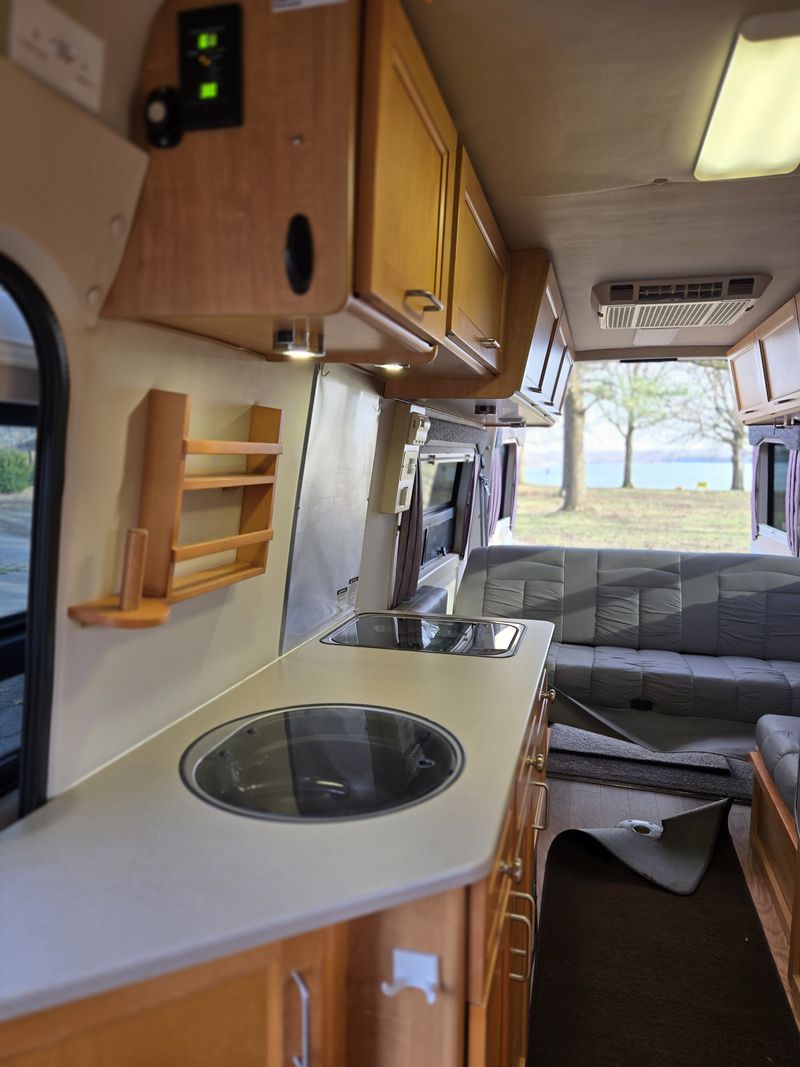 Picture 5/13 of a 2007 Leisure Travel Van FREE SPIRIT 210 B for sale in Sharpsville, Pennsylvania