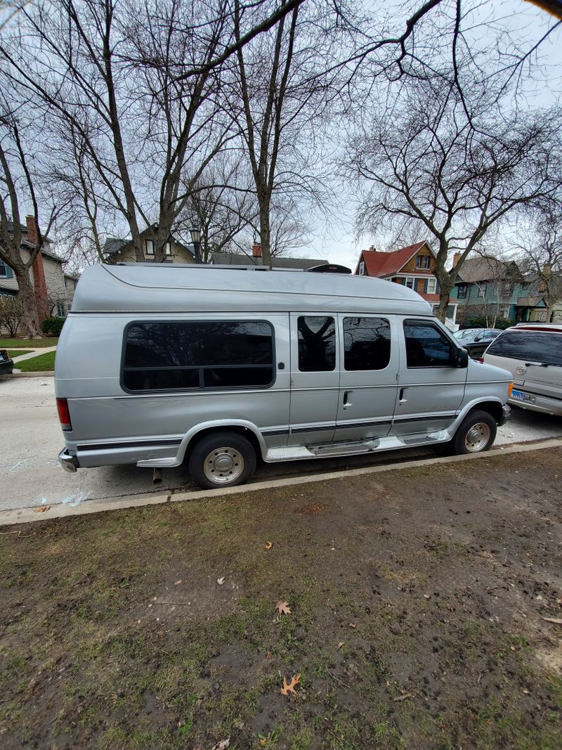 Picture 3/23 of a 2006 Ford E250 Self Contained Custom Build for sale in Lake Zurich, Illinois