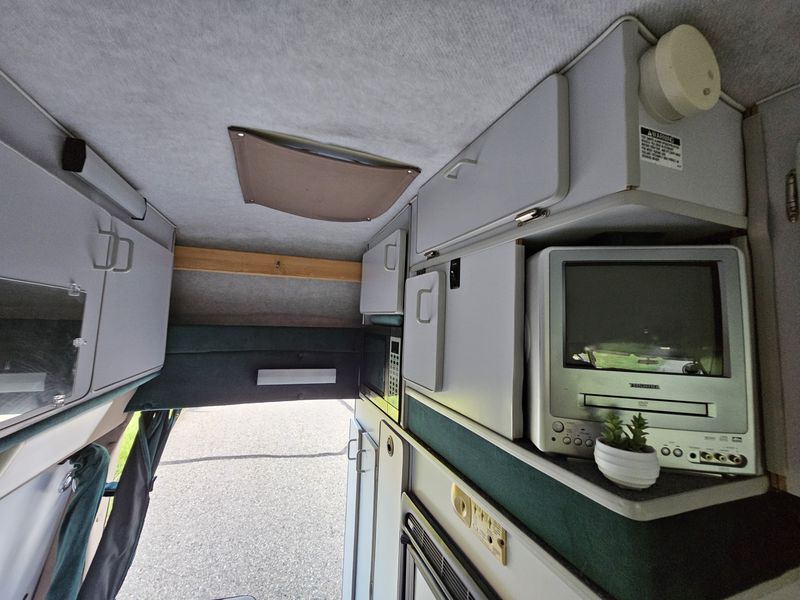 Picture 5/15 of a 2005 Chevrolet Sportsmobile for sale in Loveland, Colorado