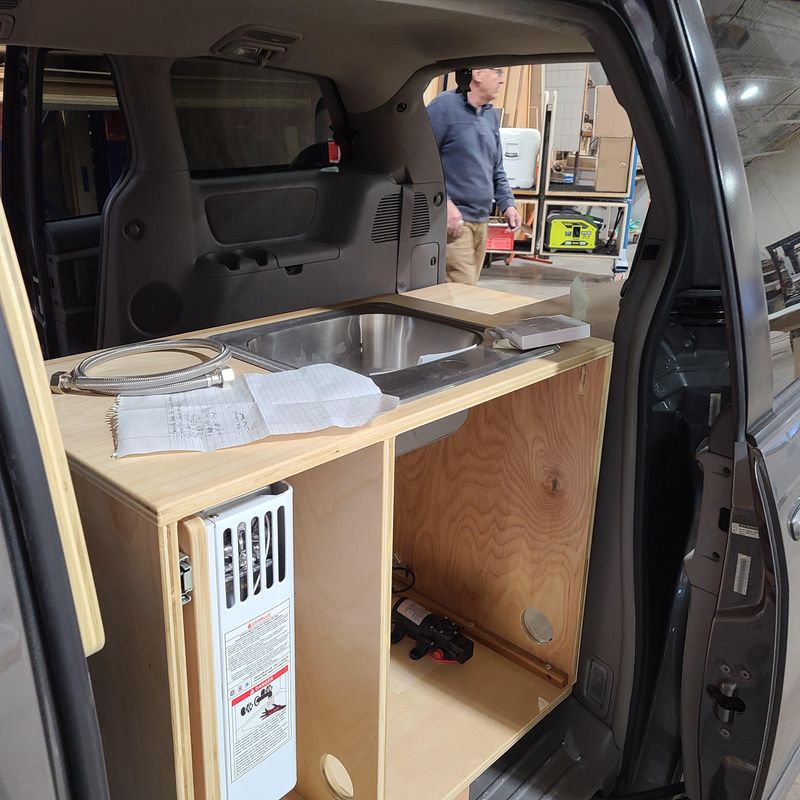 Picture 3/13 of a 2004 Toyota Sienna Van for sale in Aurora, Illinois