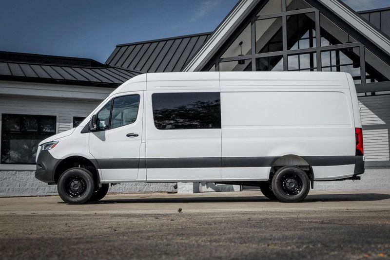 Picture 3/18 of a NEW 2024 Mercedes Sprinter 170 CREW AWD HR for sale in Fayetteville, Arkansas