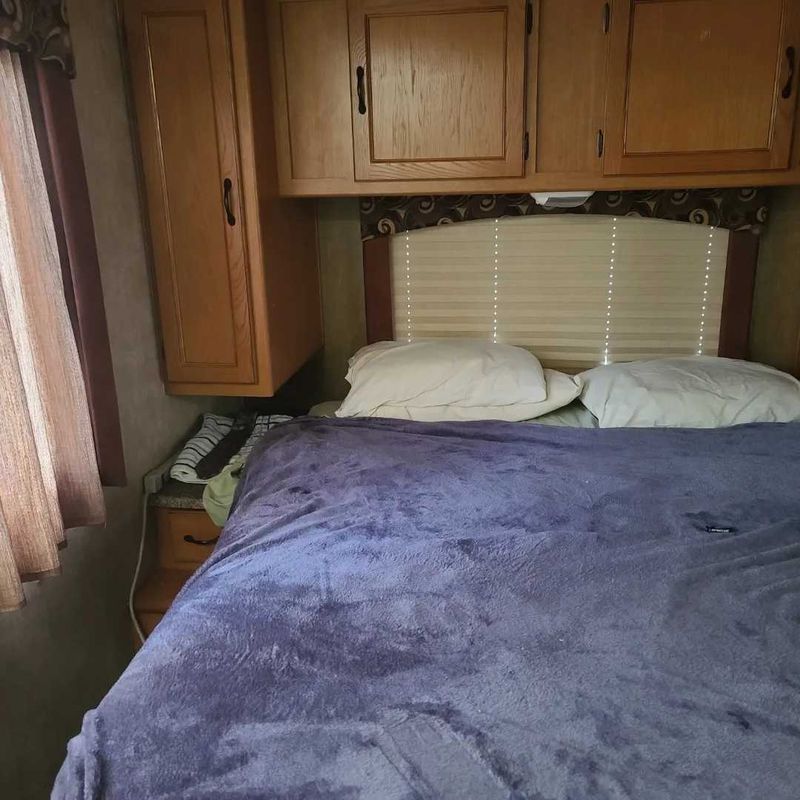 Picture 3/8 of a 2014 Coachmen Freeland 33 ft for sale in Royal Palm Beach, Florida