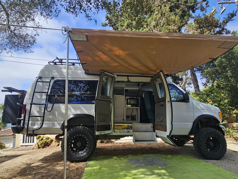 Picture 1/14 of a 4x4 E350 Diesel (brand new engine, boxed, not rebuild), 6L for sale in Santa Barbara, California
