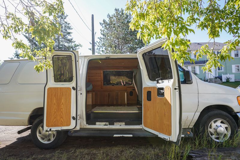 Picture 2/18 of a PRICE REDUCED - 2005 Ford Econoline E-350 V10 for sale in Duluth, Minnesota