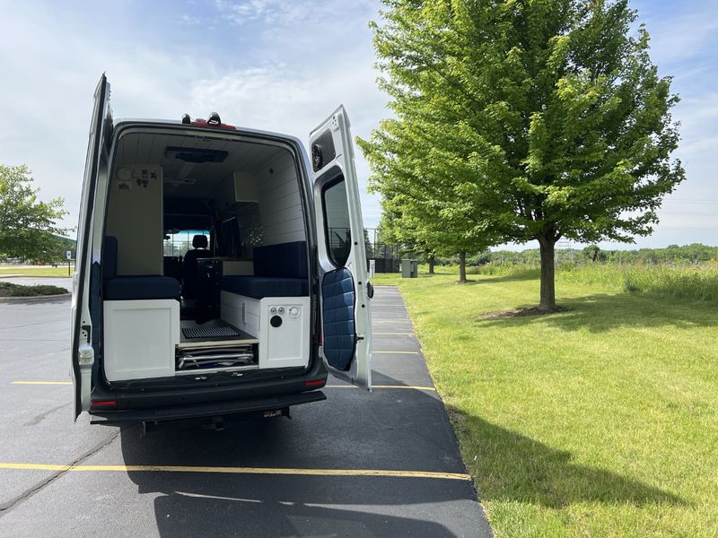 Picture 3/16 of a Mercedes Sprinter 2019 Custom Build for sale in Chicago, Illinois