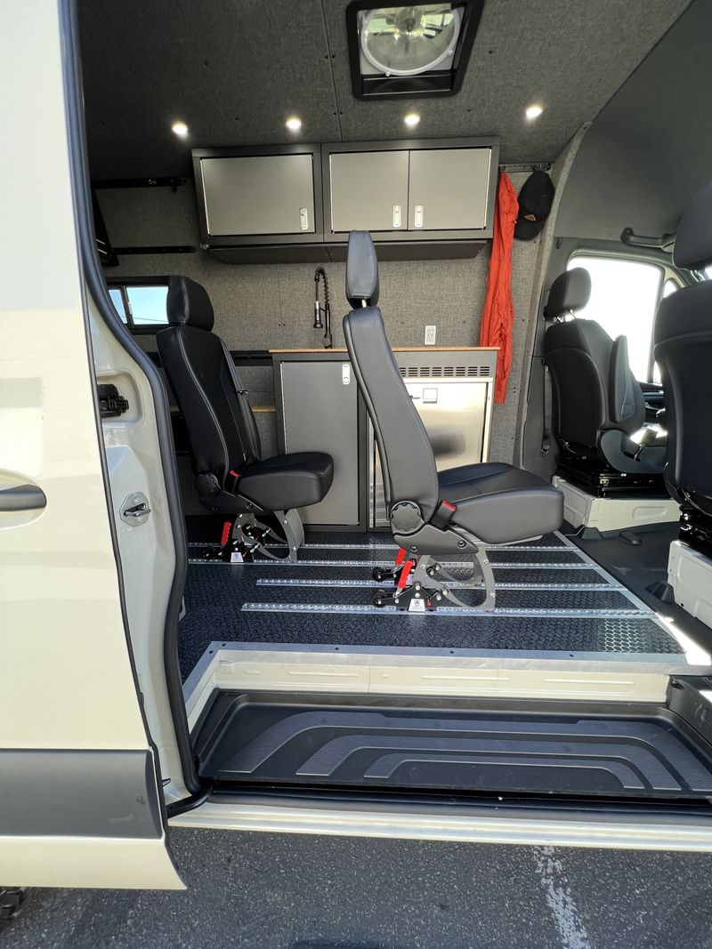 Picture 6/16 of a 2021 Mercedes Sprinter 4x4 for sale in Carlsbad, California