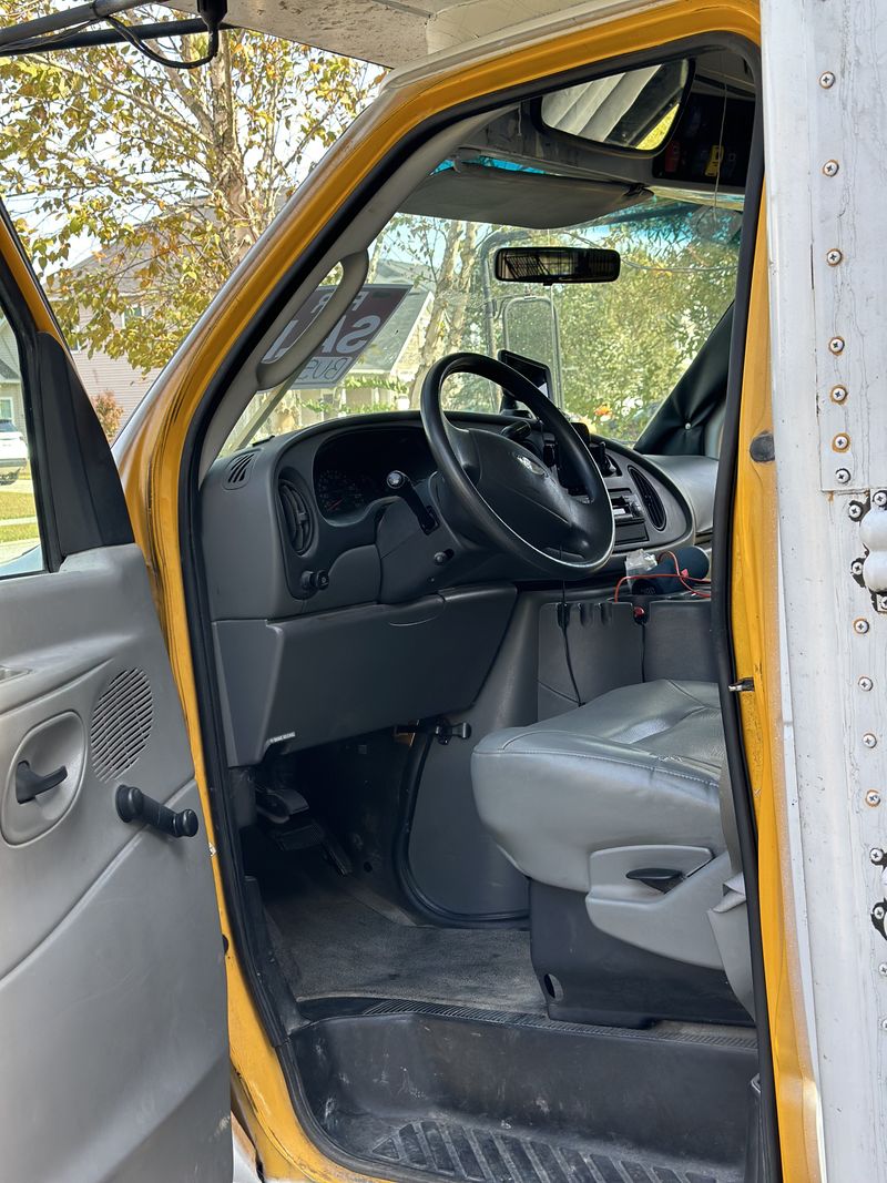 Picture 2/6 of a 2003 e350 Ford Thomas  for sale in Savannah, Georgia