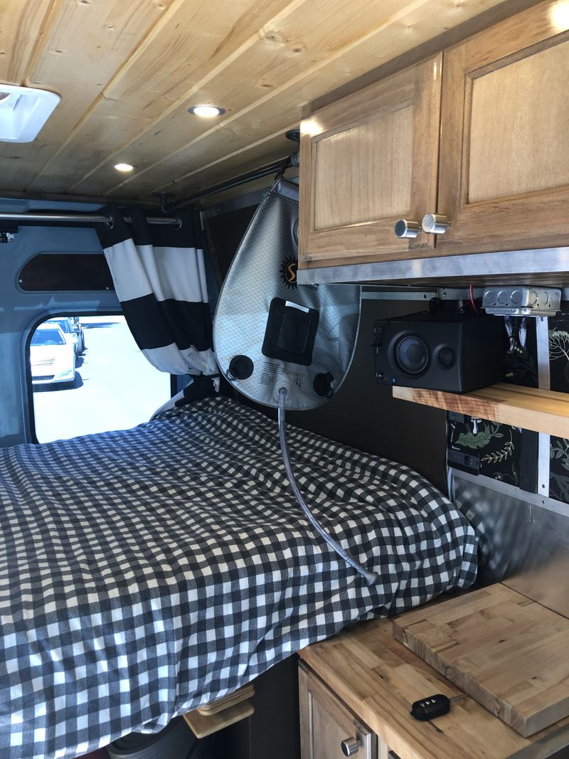 Picture 4/10 of a 2018 Ram Promaster 2500 camper van for sale in Bend, Oregon