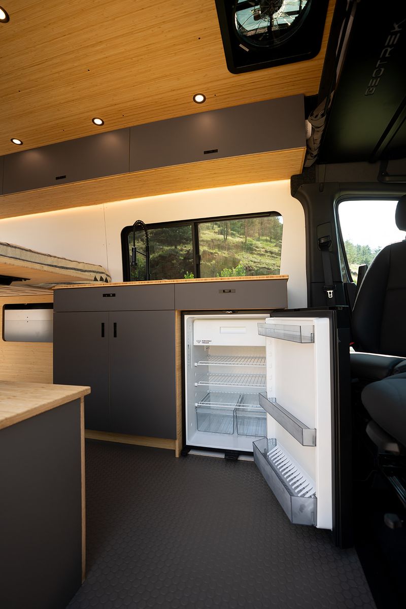 Picture 5/15 of a 2025 Geotrek Bear Peak Sprinter 144 AWD for sale in Boulder, Colorado
