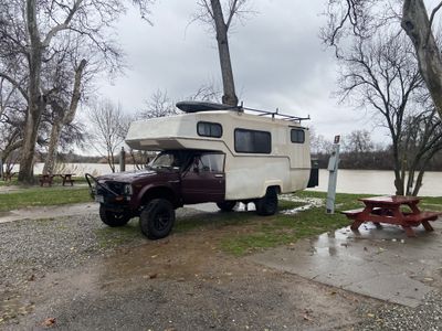 Picture 1/26 of a 1983 21' Toyota Sunrader 4X4 5.3l v8 for sale in North Bend, Washington