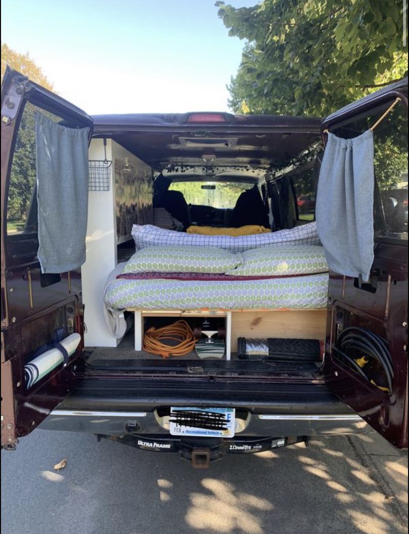 Picture 3/17 of a 2000 Dodge Ram Van 3500- Fully Furnished  for sale in Farmington, Minnesota
