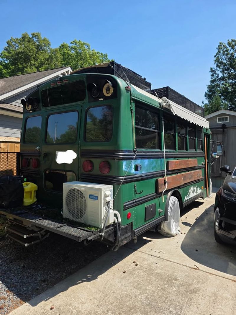 Camper Van For Sale: 2005 Ford Thomas Skoolie