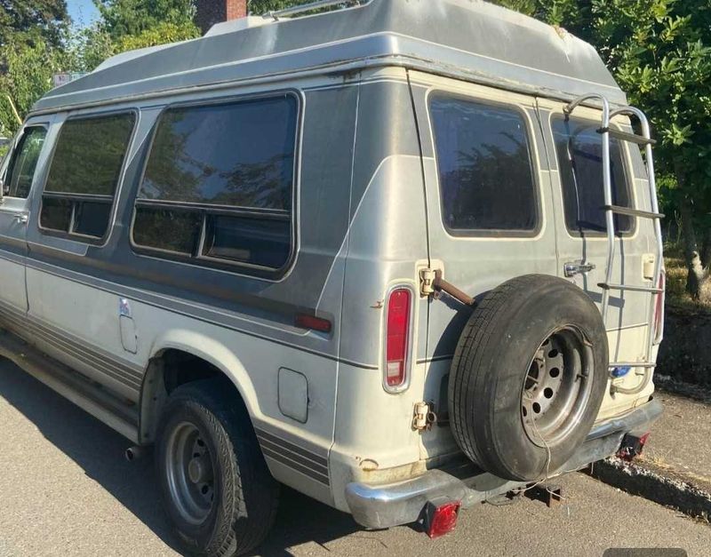 Picture 2/7 of a Ford Econoline 1987 High Top Van for sale in Eugene, Oregon